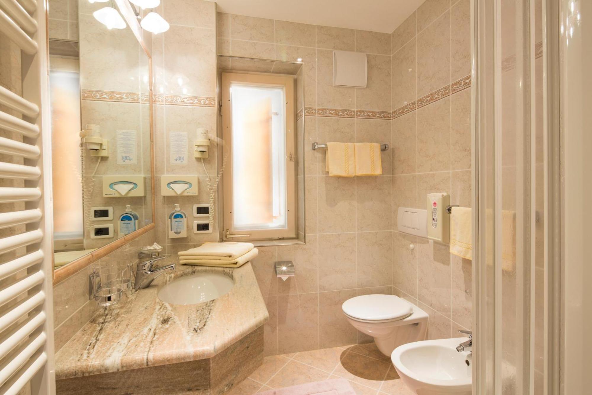 Hotel Maria Corvara In Badia Eksteriør billede