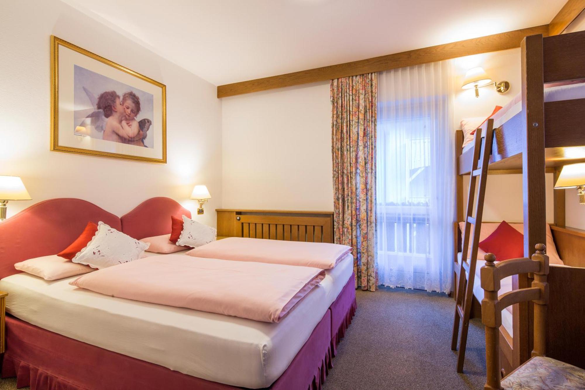 Hotel Maria Corvara In Badia Eksteriør billede